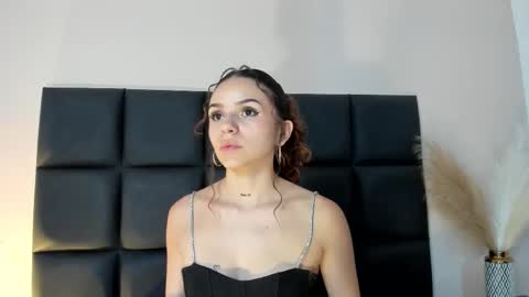 aelinduvalier online show from December 5, 2025, 7:10 pm