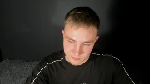 Snapshot of aevrion chatting on April 14, 2026, 2:12 pm Evan online show from April 14, 2026, 2:12 pm