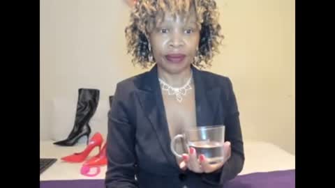 AfricanSquirtQueen online show from May 18, 2026, 3:57 am