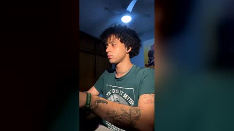 Snapshot of afrends chatting on May 2, 2026, 11:32 pm First timer online show from May 2, 2026, 11:32 pm