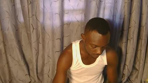 Snapshot of african_hotchocolate chatting on December 16, 2025, 5:45 am sexiest online show from December 16, 2025, 5:45 am