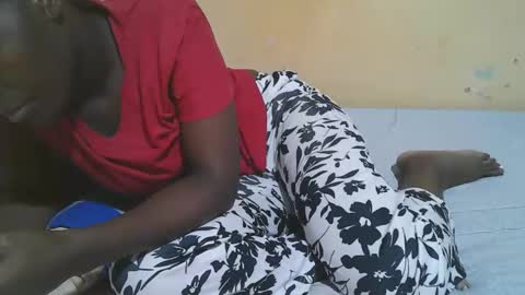 Snapshot of african_pussy2 chatting on November 29, 2025, 3:15 pm african_pussy2 online show from November 29, 2025, 3:15 pm