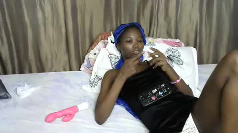 africana_slimqueen online show from April 13, 2026, 4:23 pm