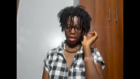 Snapshot of afro_pop chatting on December 31, 2024, 9:17 pm Leah online show from December 31, 2024, 9:17 pm