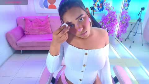 afrodita_loren online show from May 23, 2026, 3:45 am