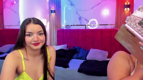 Snapshot of afroditaandsoffi chatting on October 13, 2025, 12:05 pm Afrodita Chery y Hermione online show from October 13, 2025, 12:05 pm