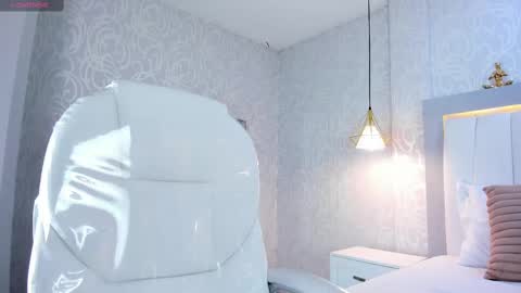 A F R O D I T A  online show from October 18, 2025, 12:06 pm