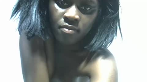 Snapshot of afronubians_ chatting on April 16, 2026, 9:39 pm pink and josphen online show from April 16, 2026, 9:39 pm