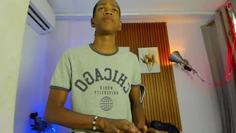 Snapshot of afrowayuu chatting on May 28, 2026, 5:32 pm afrowayuu online show from May 28, 2026, 5:32 pm