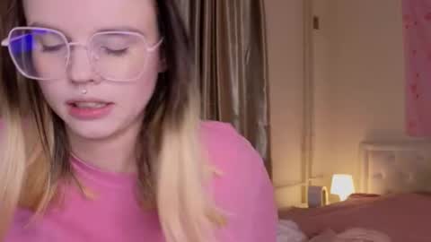 Snapshot of afterdarkduo chatting on December 21, 2025, 3:52 pm afterdarkduo online show from December 21, 2025, 3:52 pm