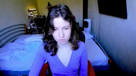 Snapshot of agata_in_wonderland chatting on September 17, 2025, 8:49 am agata_in_wonderland online show from September 17, 2025, 8:49 am