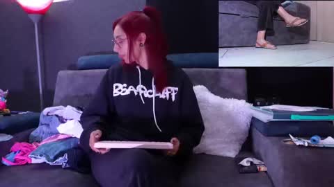 Agata Collinss online show from October 5, 2025, 6:01 am