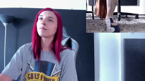 Agata Collinss online show from April 1, 2026, 2:03 pm