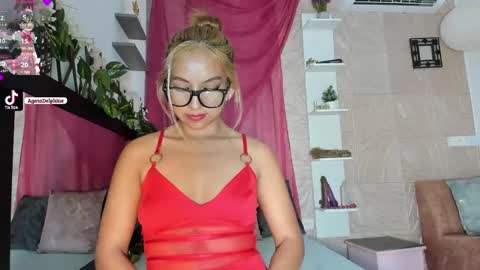 Agatadelphine online show from March 11, 2025, 8:42 pm