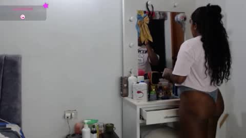 Snapshot of agatasexyxx chatting on October 14, 2025, 3:29 am independent model online show from October 14, 2025, 3:29 am