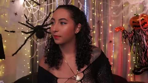 Snapshot of agatha_collinss chatting on October 8, 2025, 7:22 pm Val inst agatha clls online show from October 8, 2025, 7:22 pm