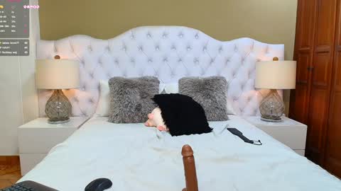 Snapshot of agatha_lenon chatting on January 30, 2025, 10:41 pm Agatha online show from January 30, 2025, 10:41 pm