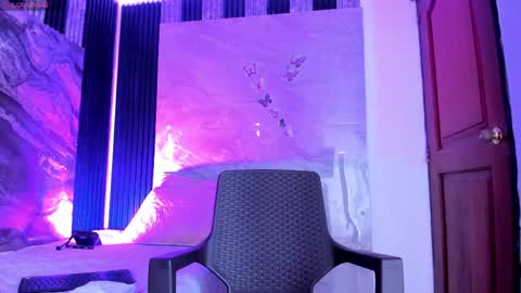 agatha_pleasure online show from April 18, 2026, 11:58 am
