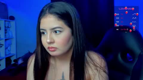 Cat online show from December 17, 2025, 6:19 am