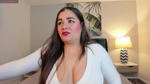 Snapshot of agathabloom_ chatting on March 7, 2026, 1:19 pm Agatha Bloom online show from March 7, 2026, 1:19 pm