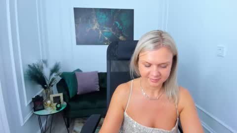 Snapshot of agathaklouin chatting on February 5, 2026, 7:29 pm Agatha online show from February 5, 2026, 7:29 pm