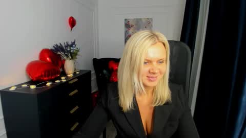 Snapshot of agathaklouin chatting on February 14, 2026, 11:07 am Agatha online show from February 14, 2026, 11:07 am