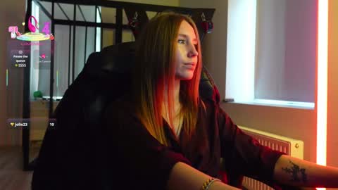 Agelina Lilly Laura online show from October 12, 2025, 2:05 pm