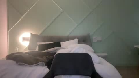 Snapshot of aggbb chatting on January 12, 2025, 3:25 pm Annie online show from January 12, 2025, 3:25 pm