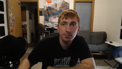 agingerboyx online show from September 30, 2025, 2:05 am