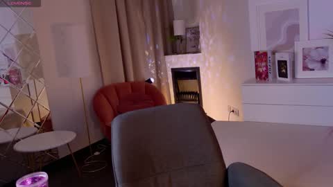 Snapshot of agnes_sky chatting on February 22, 2026, 9:46 pm Agnes online show from February 22, 2026, 9:46 pm