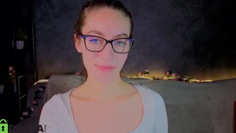 agnes wells online show from December 2, 2025, 9:25 am