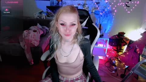 Evexxxx EX KKKRARE  online show from February 7, 2025, 10:30 pm