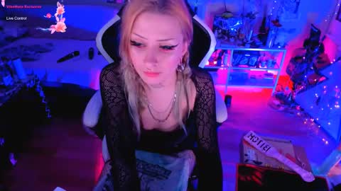 Evexxxx EX KKKRARE  online show from March 6, 2025, 10:26 pm