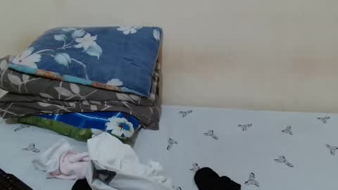 Snapshot of aguas_ chatting on April 4, 2026, 3:16 am aguas online show from April 4, 2026, 3:16 am