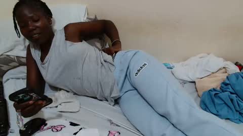 Snapshot of aguas_ chatting on April 8, 2026, 6:52 pm aguas online show from April 8, 2026, 6:52 pm