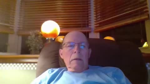 aguynrkfrd online show from October 8, 2025, 10:13 am