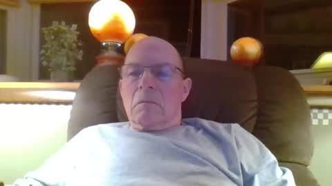 Snapshot of aguynrkfrd chatting on April 8, 2026, 9:42 am aguynrkfrd online show from April 8, 2026, 9:42 am