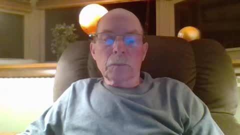 aguynrkfrd online show from May 7, 2026, 9:25 am