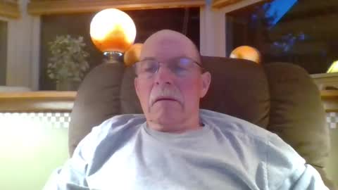 aguynrkfrd online show from May 31, 2026, 9:38 am