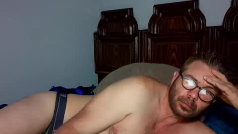 Blue Eyed Handsome Man online show from March 5, 2026, 1:23 am