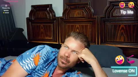 Blue Eyed Handsome Man online show from April 18, 2026, 9:04 pm