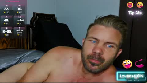 Blue Eyed Handsome Man online show from May 31, 2026, 2:09 am