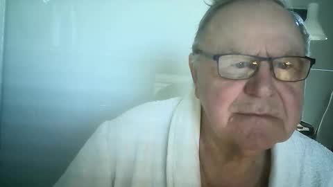 Snapshot of ahmole chatting on December 26, 2024, 11:10 am Ole online show from December 26, 2024, 11:10 am