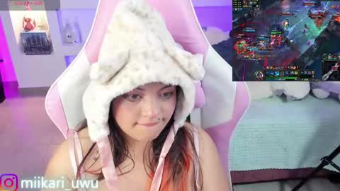 Ahri help me get to 100  online show from February 13, 2025, 10:12 am