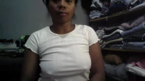 Snapshot of aicha_boobs chatting on January 5, 2026, 11:41 pm Aicha boobs online show from January 5, 2026, 11:41 pm