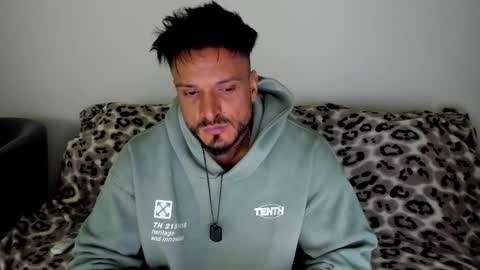 aidandark0 online show from November 18, 2025, 9:41 pm