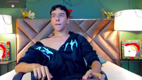 aiden_royce online show from December 18, 2025, 10:05 pm