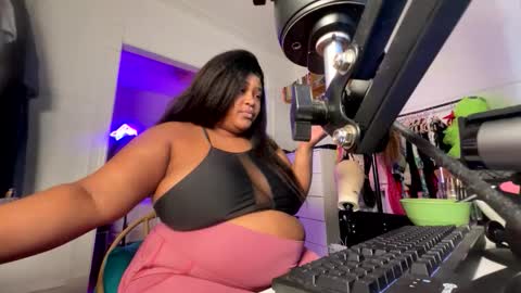 Montrals best BBW online show from January 5, 2026, 5:27 pm