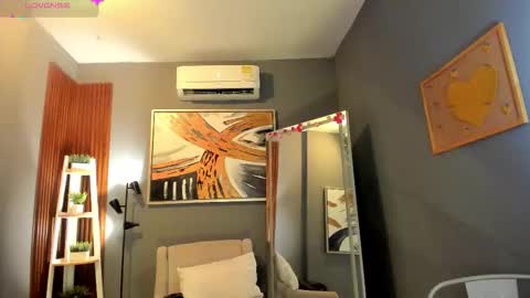 Alisson online show from February 24, 2026, 7:45 pm