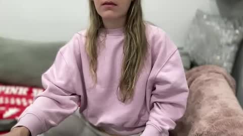 Aile online show from February 7, 2025, 8:01 am